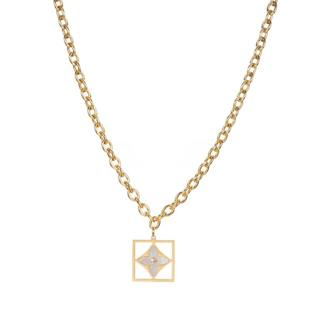 Clover necklace, clover pendant necklace, mother of pearl necklace gold